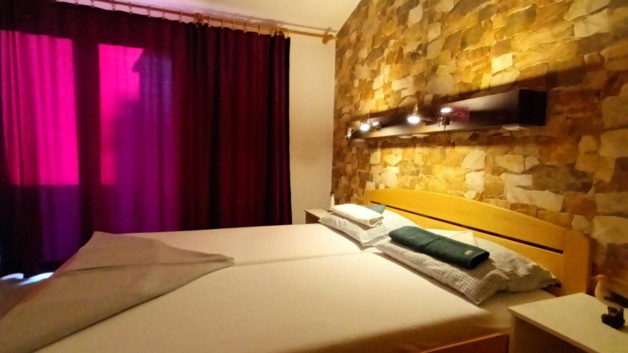 Appartamento Bosi i Goli Starigrad Paklenica Esterno foto